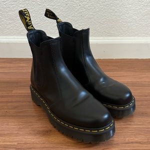 Dr. Martens Midsole Chelsea Boots Size Women’s 9